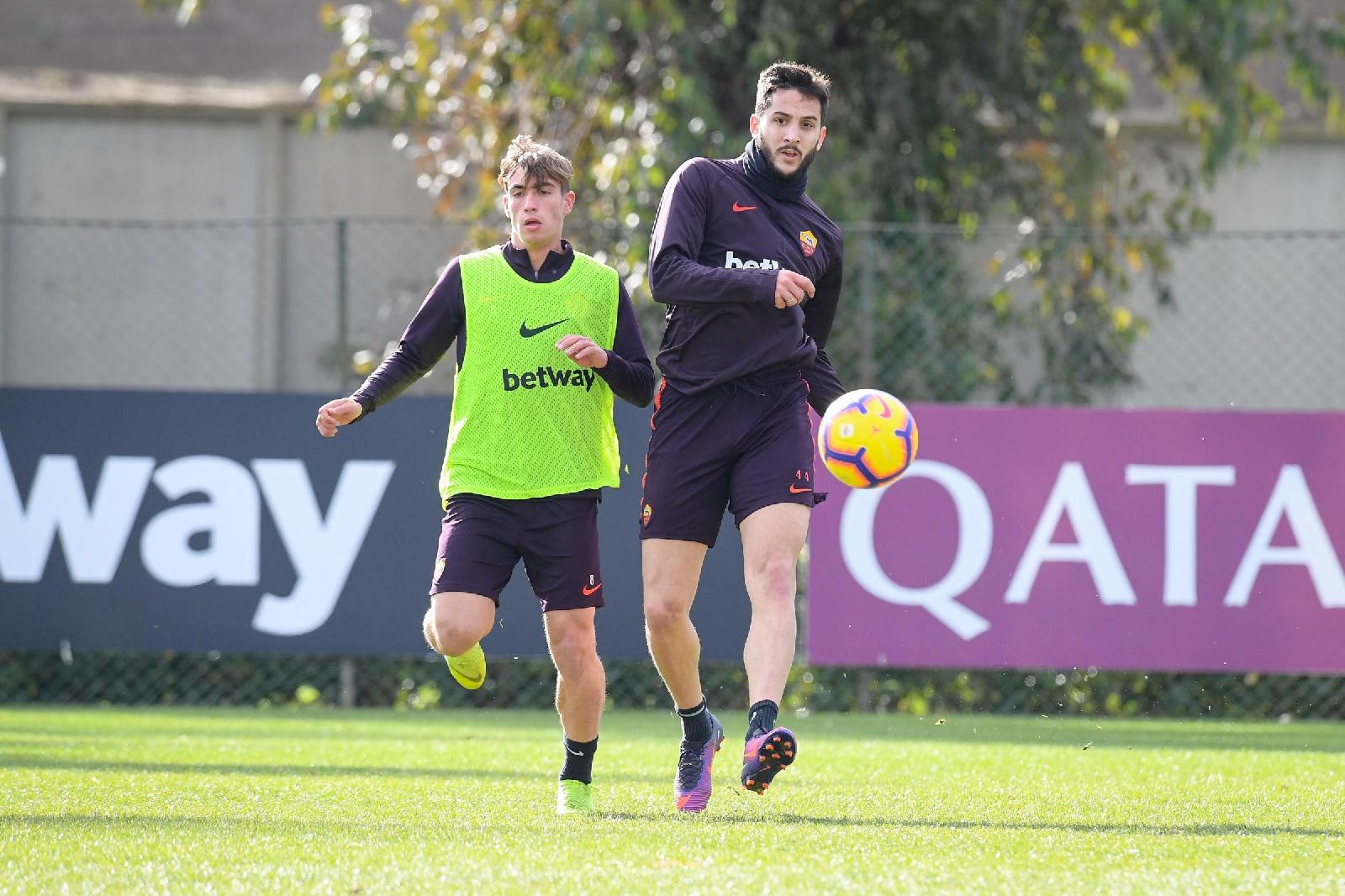 Manolas in azione, di LaPresse