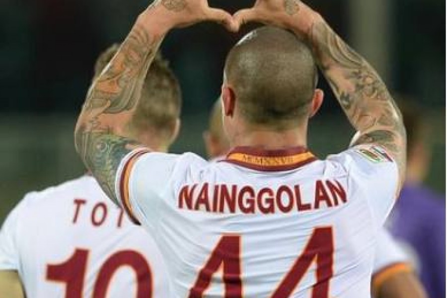 Radja Nainggolan dopo il gol al Franchi