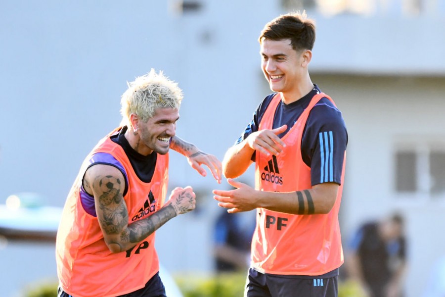 De Paul e Dybala durante un allenamento dell'Argentina