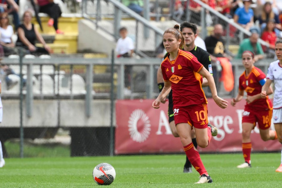 Giugliano in campo contro la Fiorentina