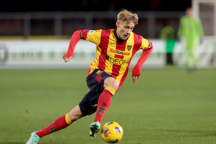 Almqvist in azione con la maglia del Lecce