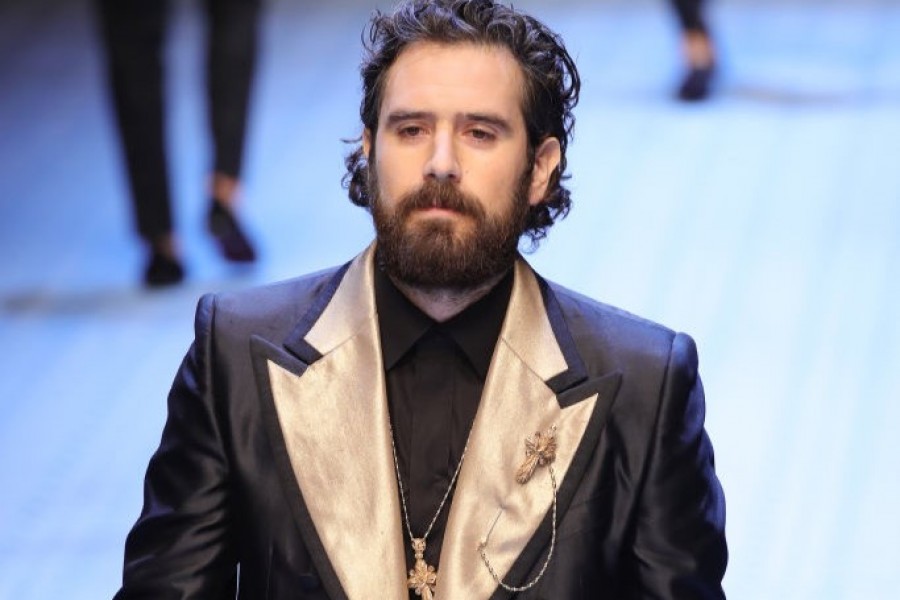 Tommaso Paradiso alla Fashion Week nel 2019