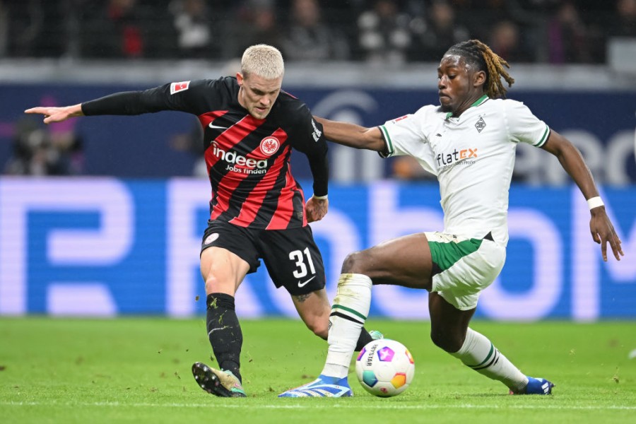 Manu Koné in azione con la maglia del Gladbach