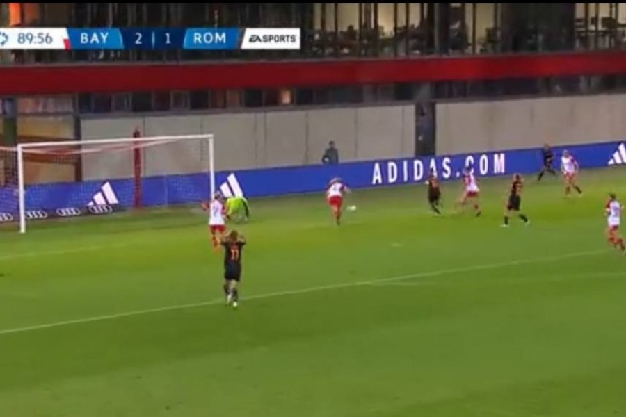 Il gol di Giugliano contro il Bayern Monaco