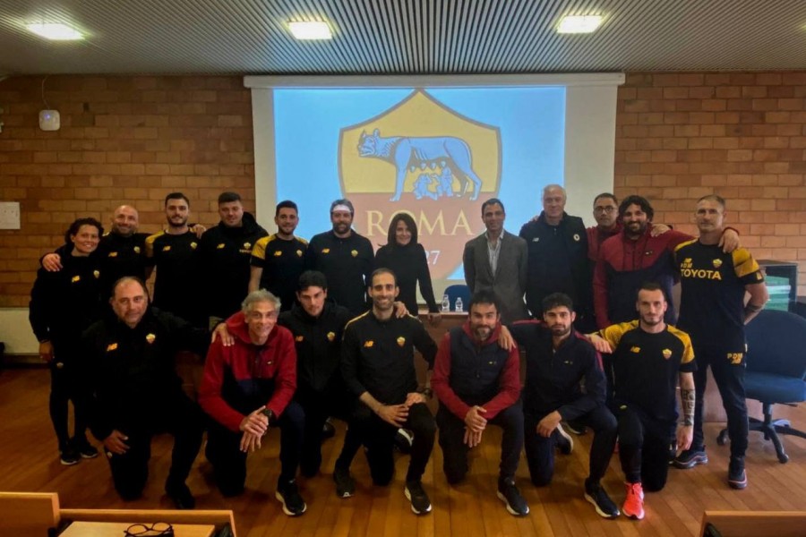 L'incontro tra Enrico Sbardella e lo staff della Roma Femminile