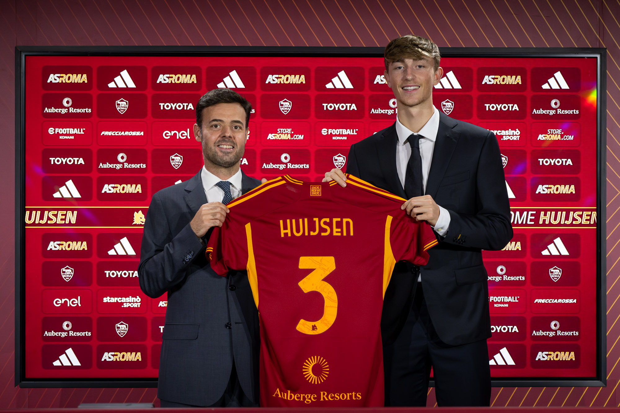 La presentazione di Huijsen