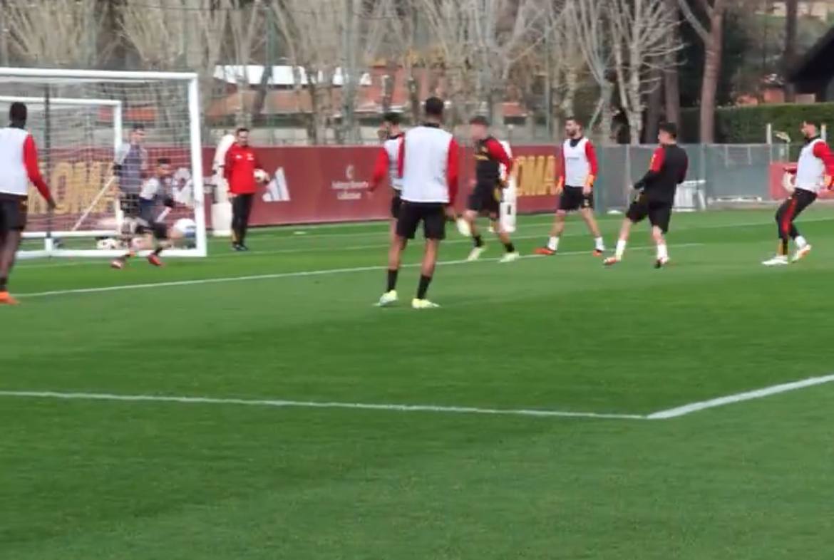 L'allenamento dei giallorossi a Trigoria