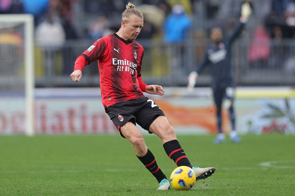 Simon Kjaer con la maglia del Milan