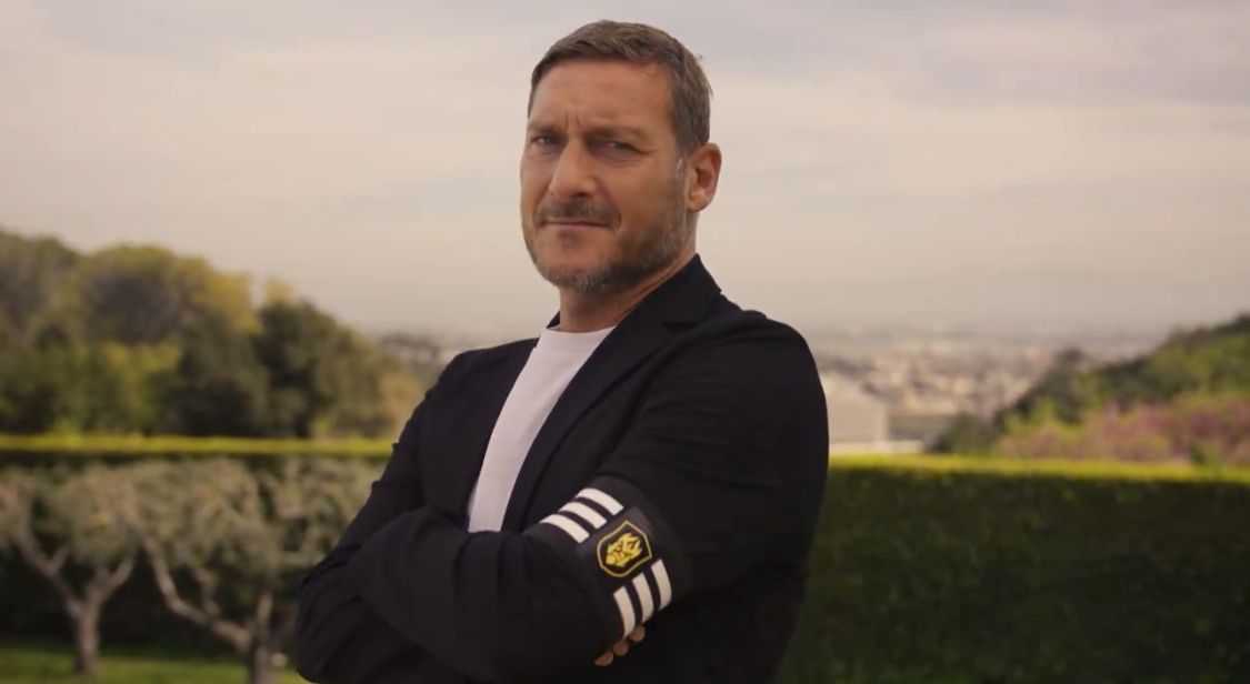 Totti nel video di presentazione 