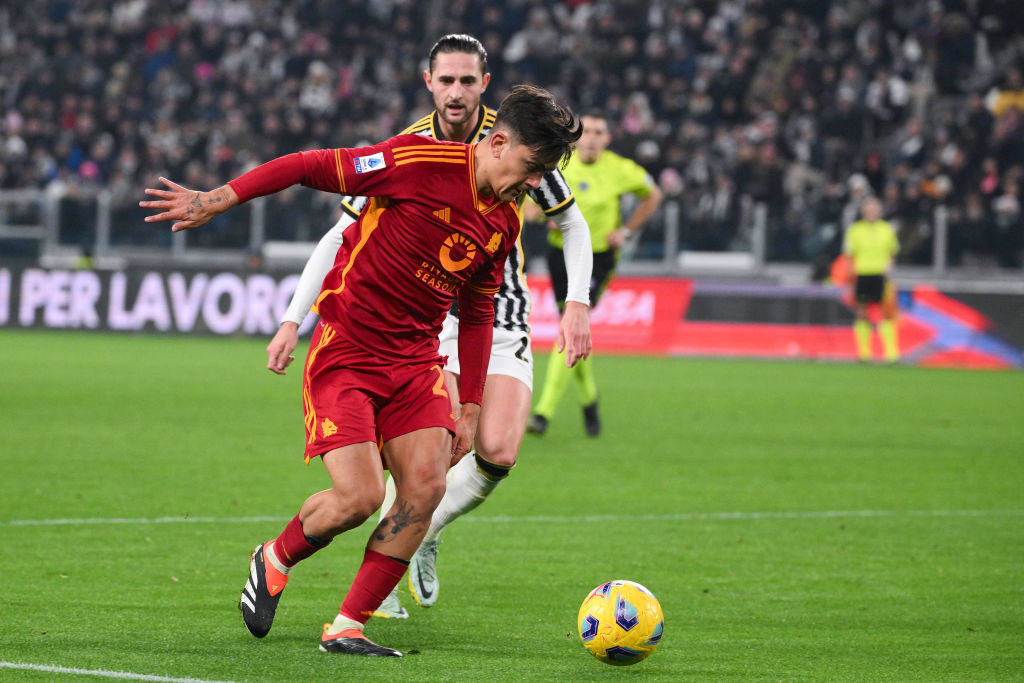 Dybala in campo contro la Juventus