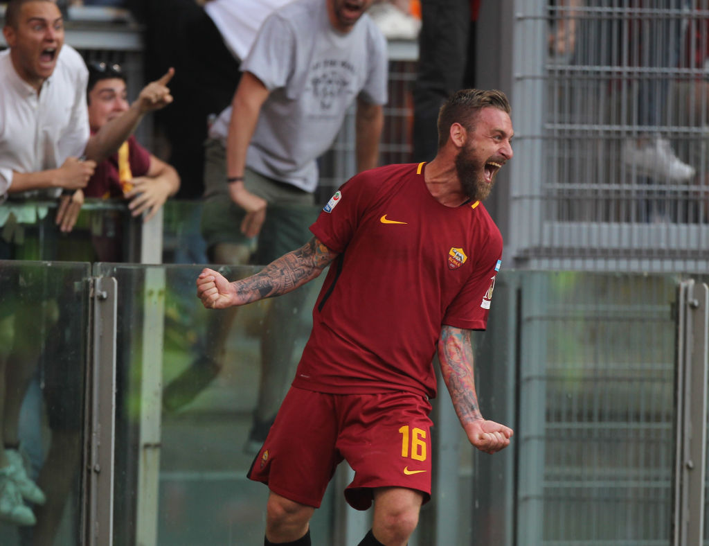 L'esultanza di De Rossi contro il Genoa nel 2017