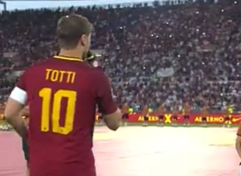 Il discorso commovente di Totti