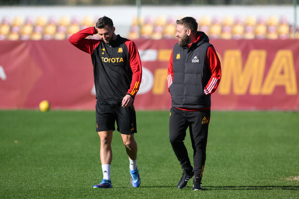 Cristante e De Rossi in campo a Trigoria