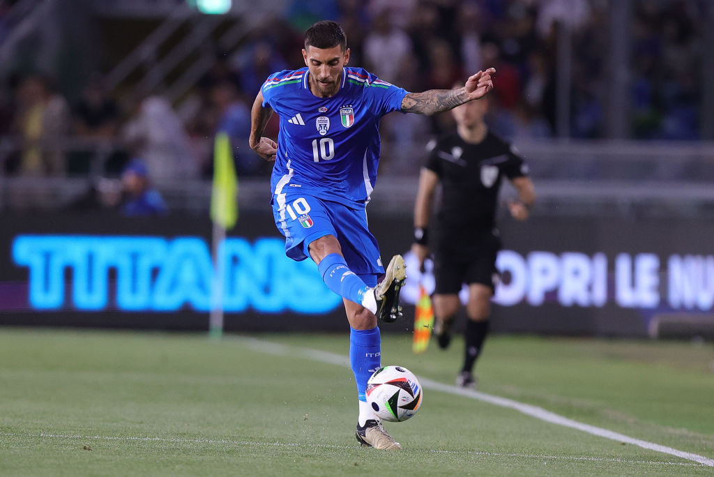 Lorenzo Pellegrini in campo con l'Italia