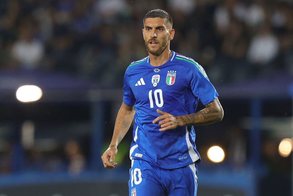 Lorenzo Pellegrini in azione con la maglia azzurra