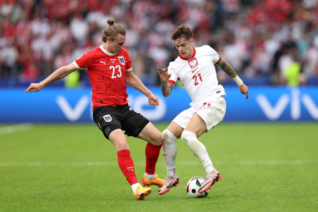 Nicola Zalewski con la maglia della Polonia