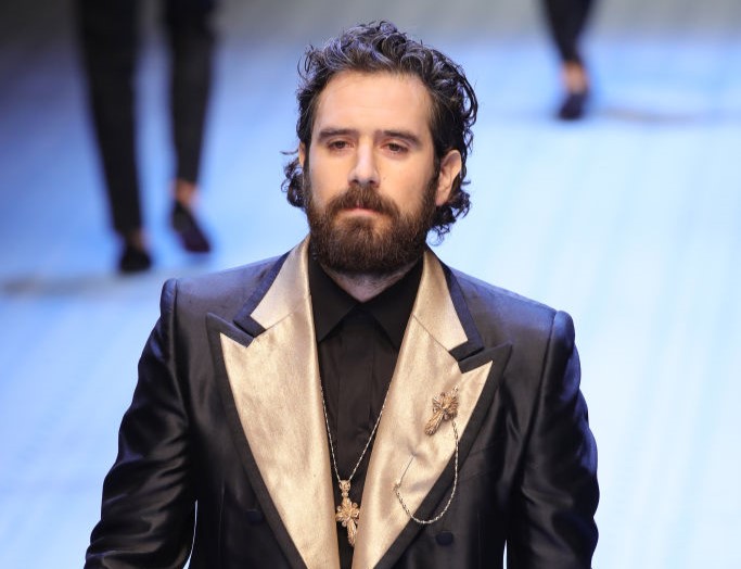 Tommaso Paradiso alla Fashion Week nel 2019