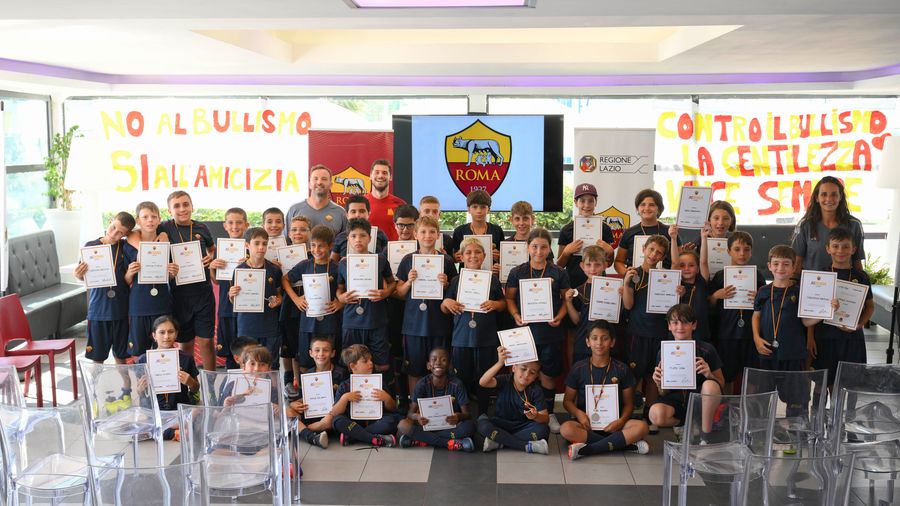 I ragazzi dell'AS Roma Social Camp