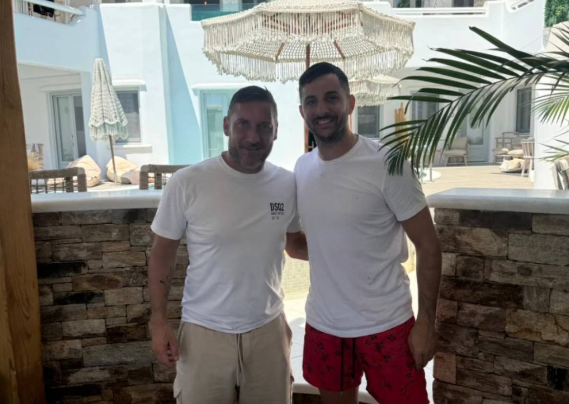 Totti e Manolas a Naxos