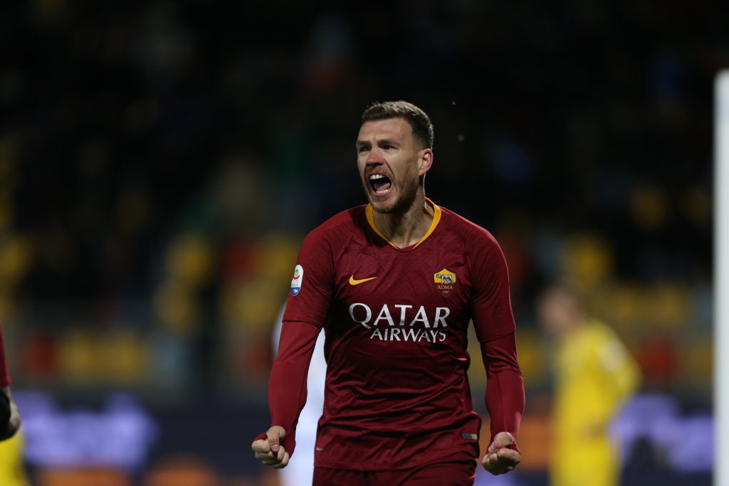 Edin Dzeko esulta dopo un gol in Frosinone-Roma