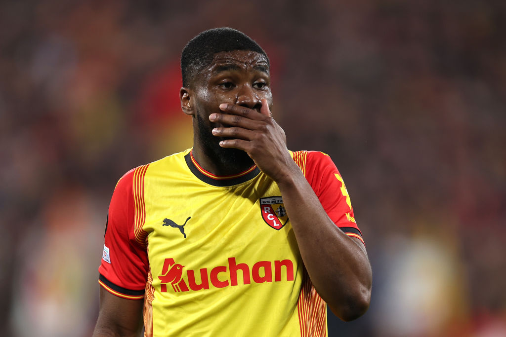 Danso in campo con la maglia del Lens