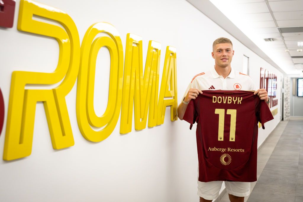 Artem Dovbyk con la maglia della Roma