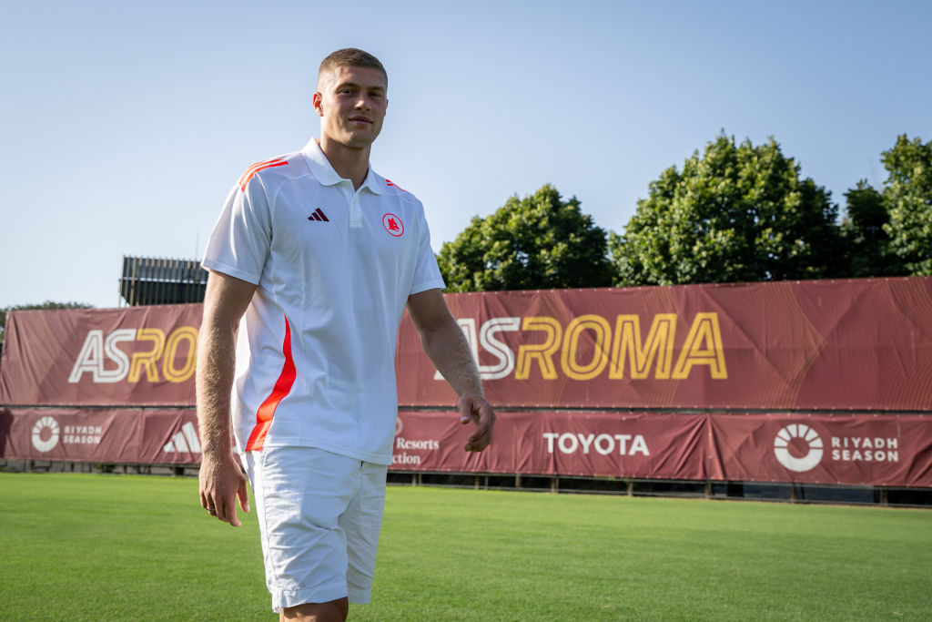 Dovbyk durante il suo primo giorno a Trigoria