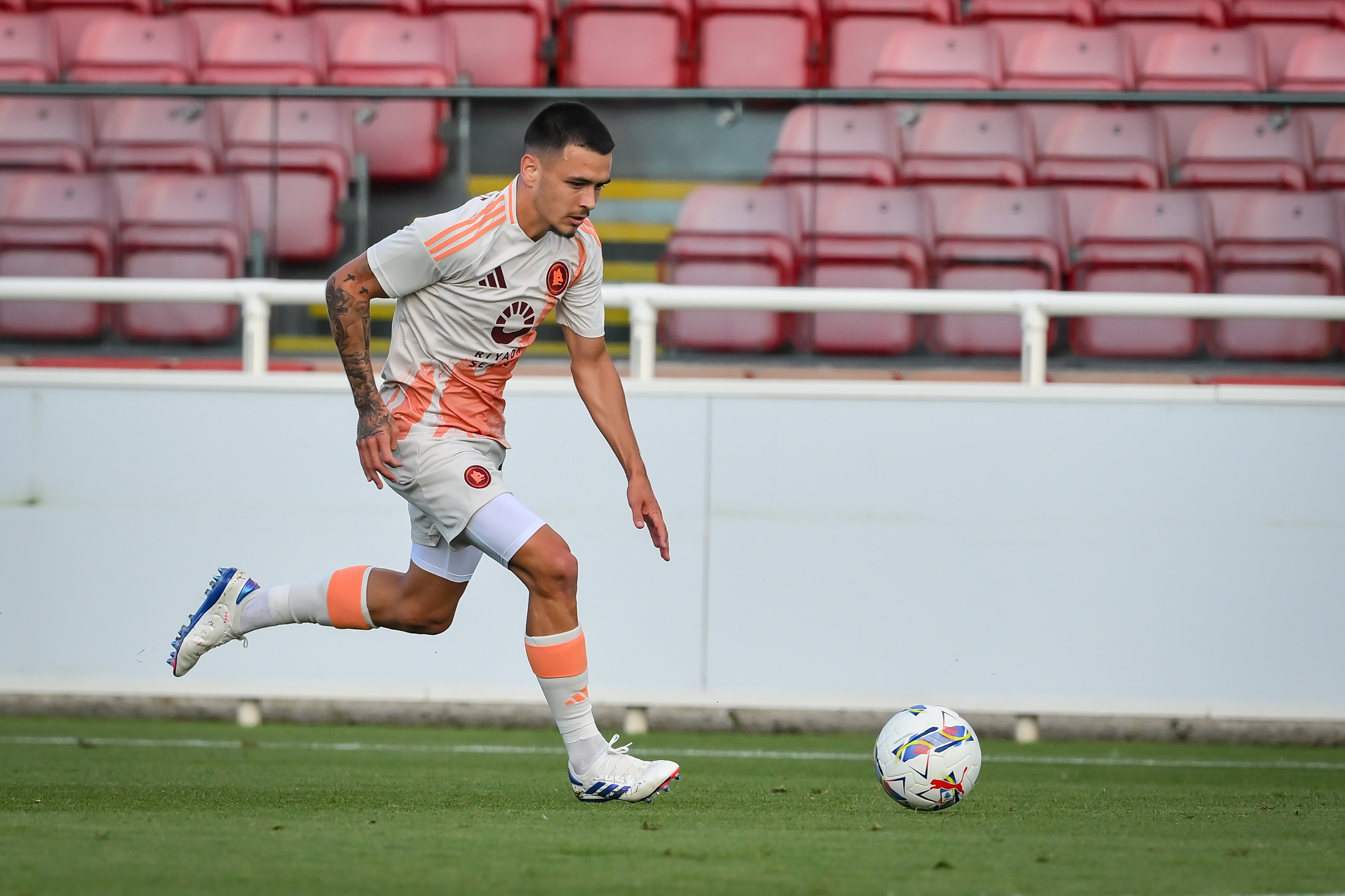 Enzo Le Fée durante il match contro il Barnsley