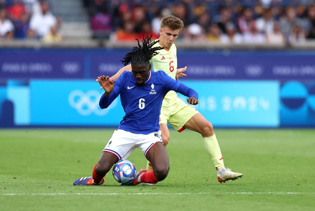 Koné in campo con la maglia della Francia