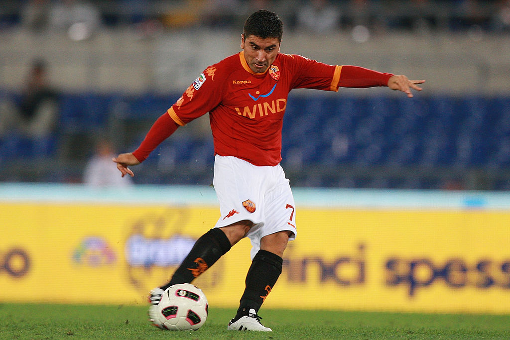 Pizarro in campo con la maglia della Roma