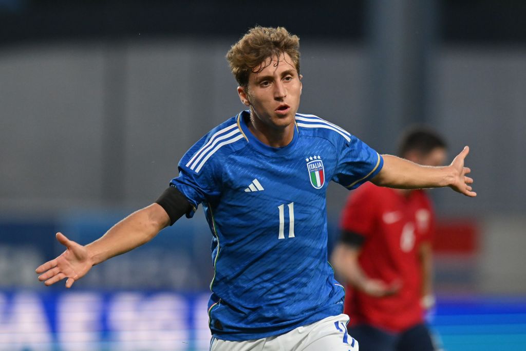 Baldanzi esulta con la maglia dell'Italia Under 21