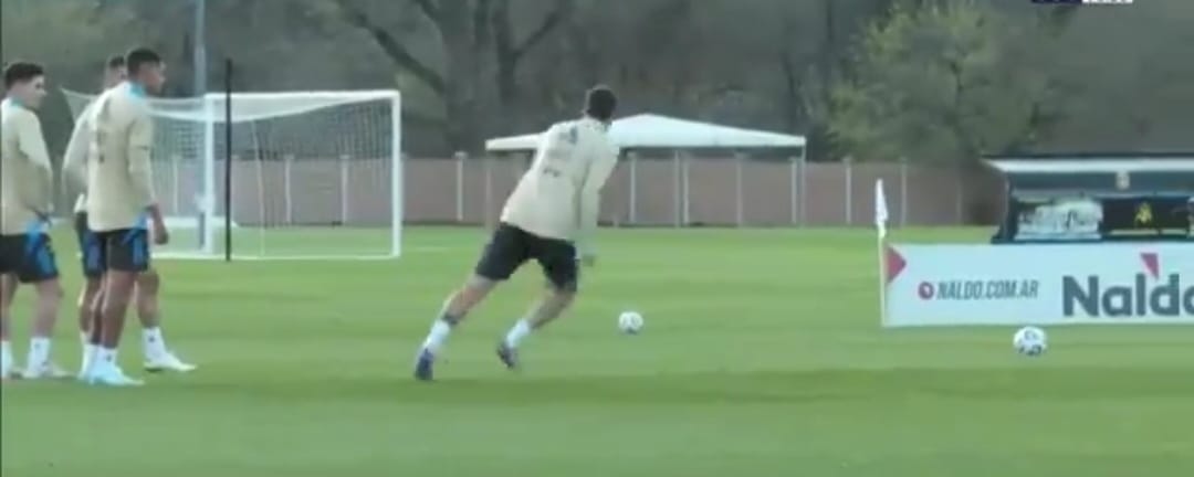 Matias Soulé in allenamento con l'Argentina 