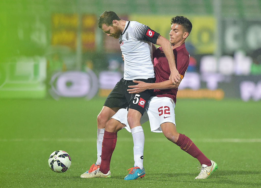 Lorenzo Pellegrini durante l'esordio in Serie A (Cesena-Roma del 22 marzo 2015)