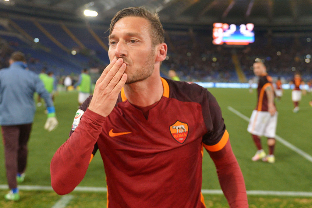 L'esultanza di Totti dopo il secondo gol al Torino il 20 aprile 2016