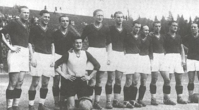 Una formazione della Roma nella stagione 1932-33