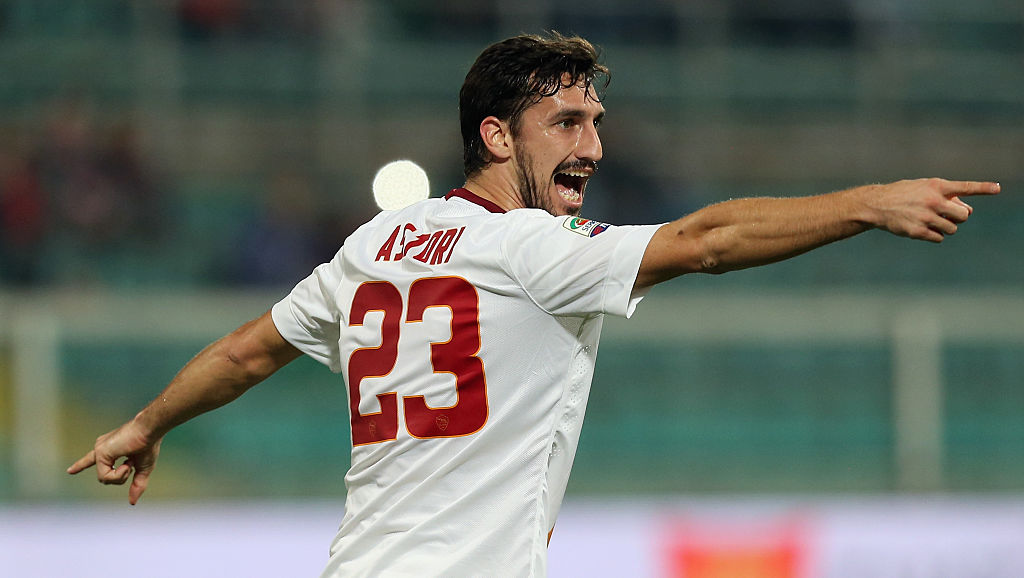 Davide Astori con la maglia della Roma nella stagione 2014-15