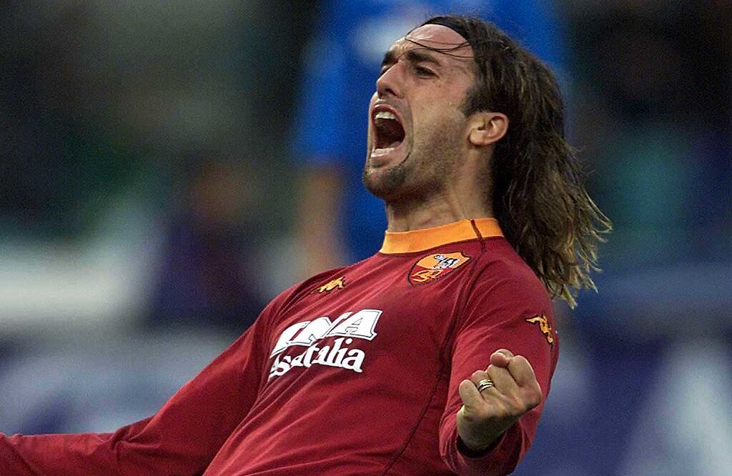 L'esultanza di Gabriel Batistuta dopo il suo gol al Napoli