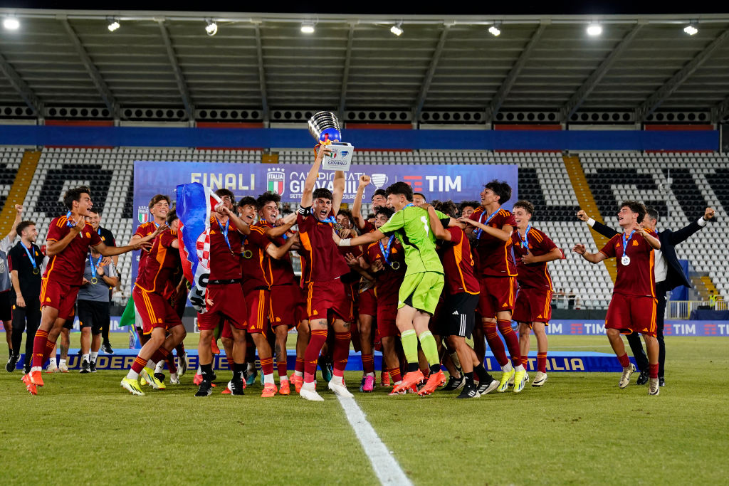 La squadra esulta dopo la vittoria