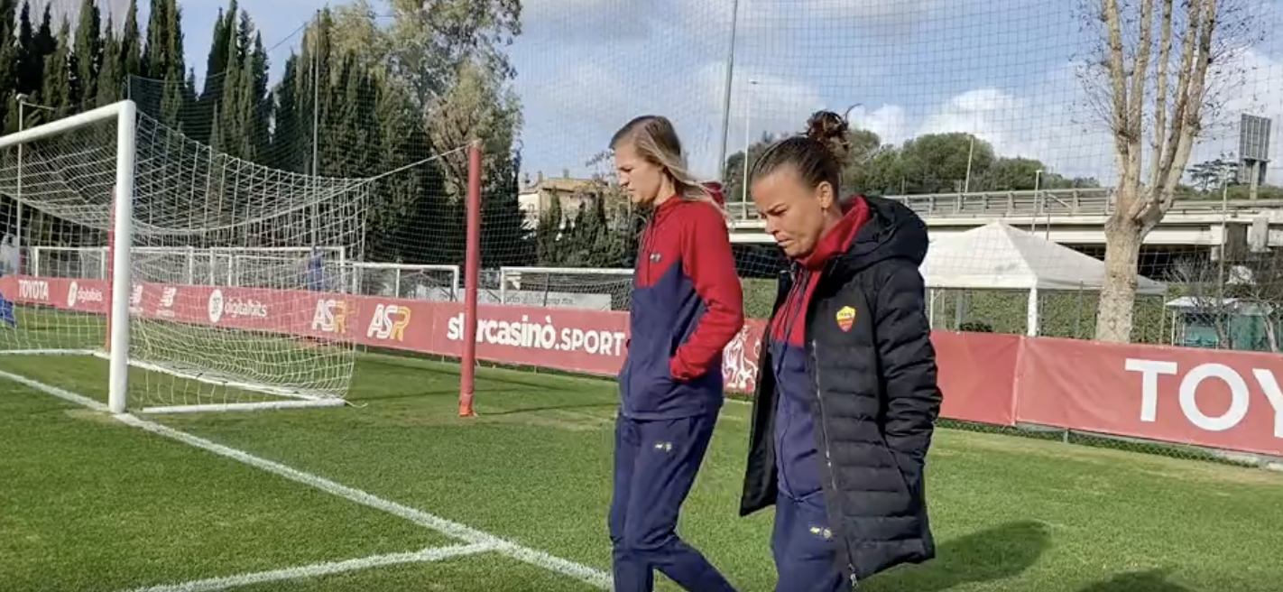 L'arrivo della Roma Femminile al Tre Fontane